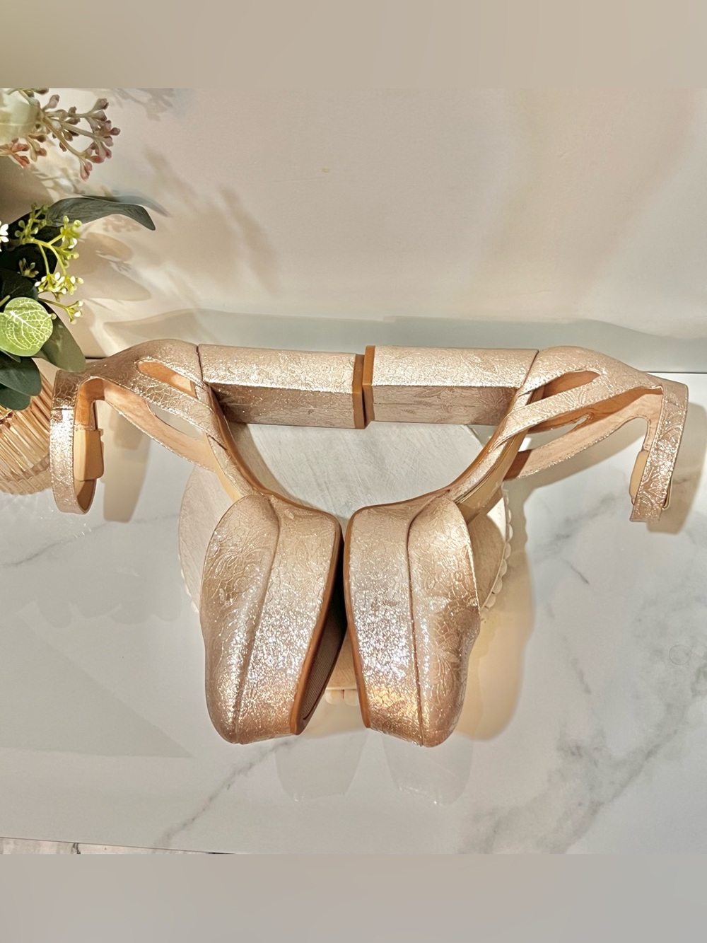 Copper Key Women's Metallic Platform Ankle-Strap Pumps size 6.5 - Picture 12 of 15